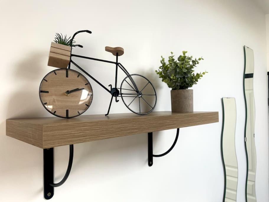 Charme Urbain Sous Les Toits-Terrasse/Clim/Parking Appartement Béziers Buitenkant foto