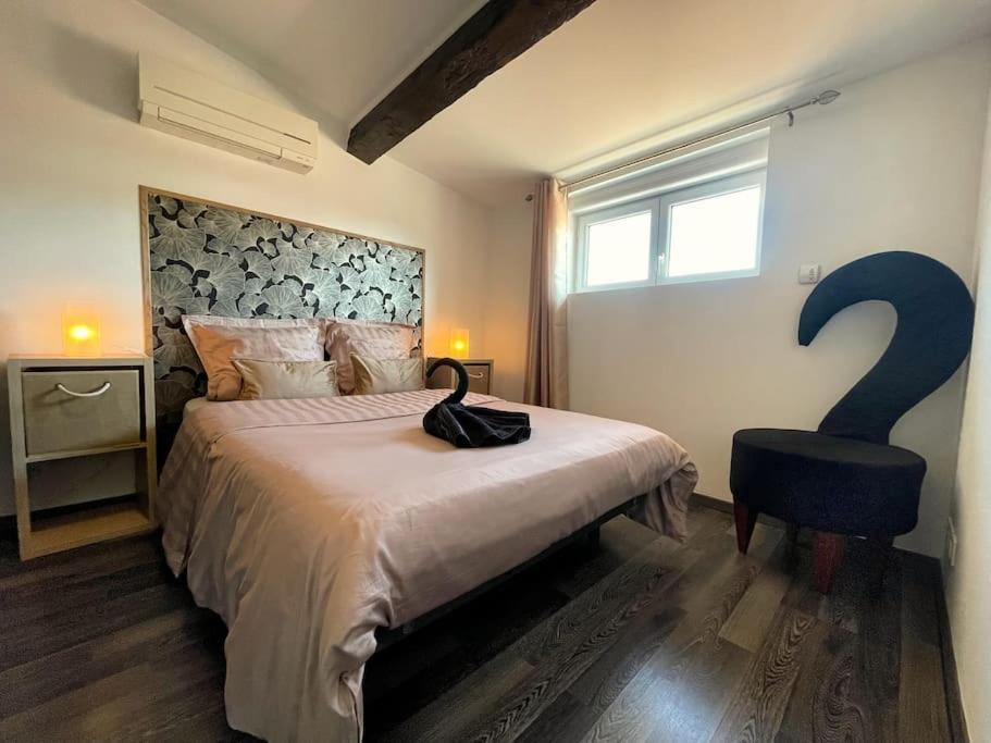 Charme Urbain Sous Les Toits-Terrasse/Clim/Parking Appartement Béziers Buitenkant foto