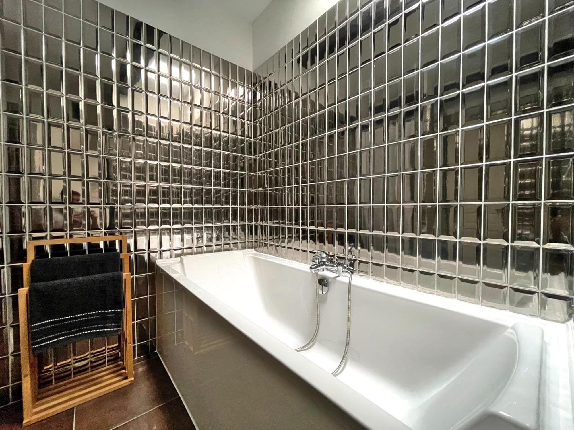 Charme Urbain Sous Les Toits-Terrasse/Clim/Parking Appartement Béziers Buitenkant foto